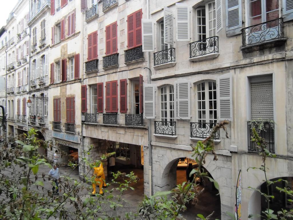 Hotel Des Arceaux Bayonne Exterior photo